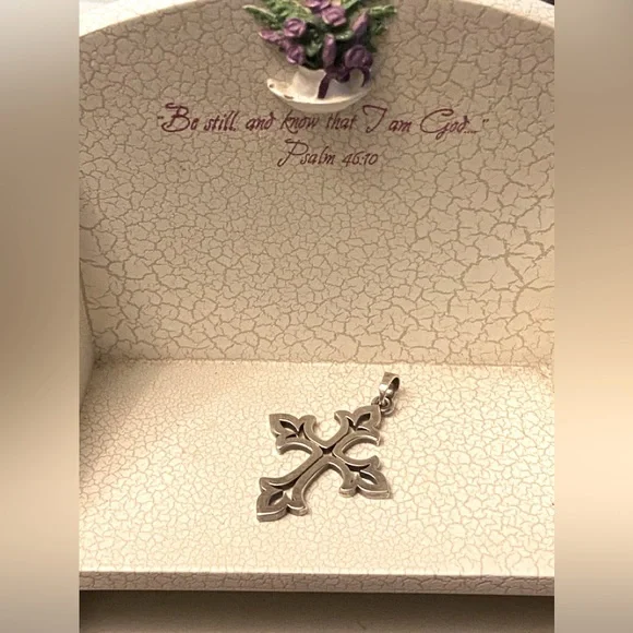 Retired James Avery Fleur de Lis Cross - Picture 1 of 4